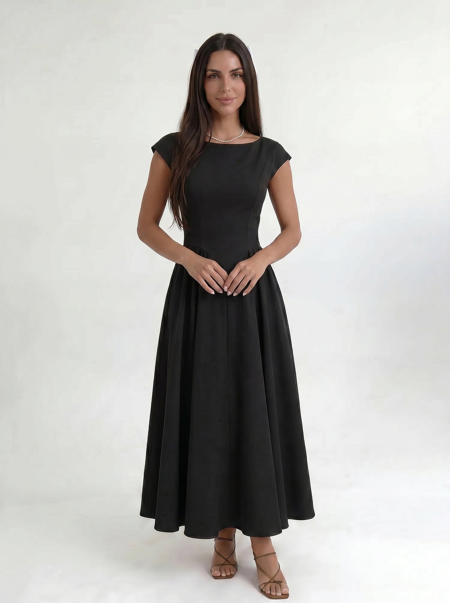 Cavelle Noire – Black Ivory Silhouette Dress