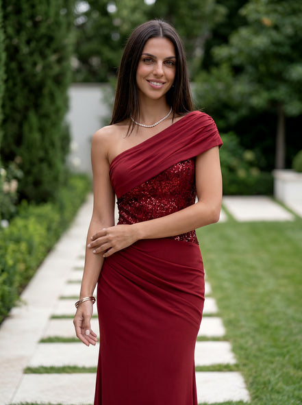 Red Rouge Élégance Gown