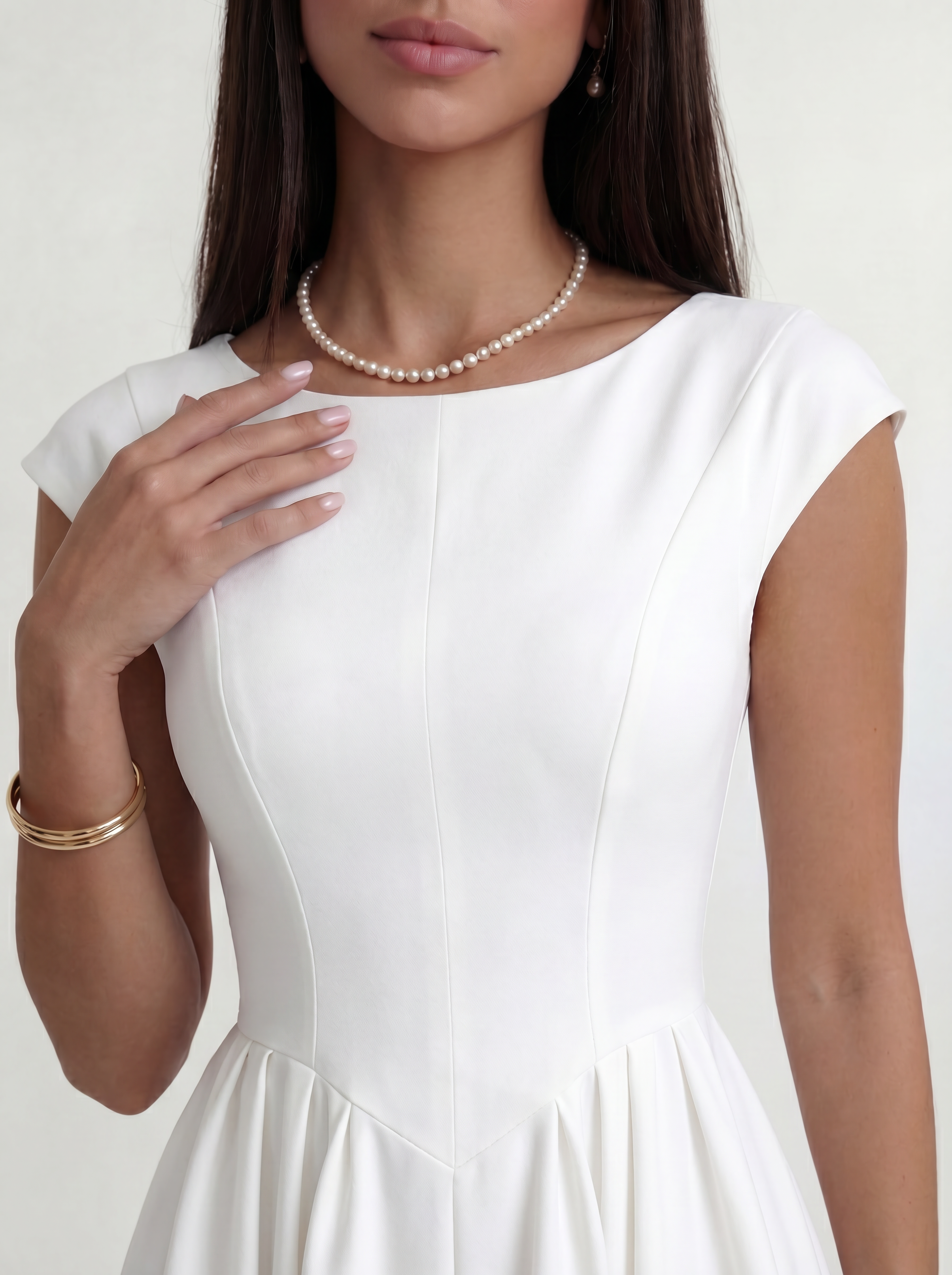 Cavelle Noire – White Ivory Silhouette Dress