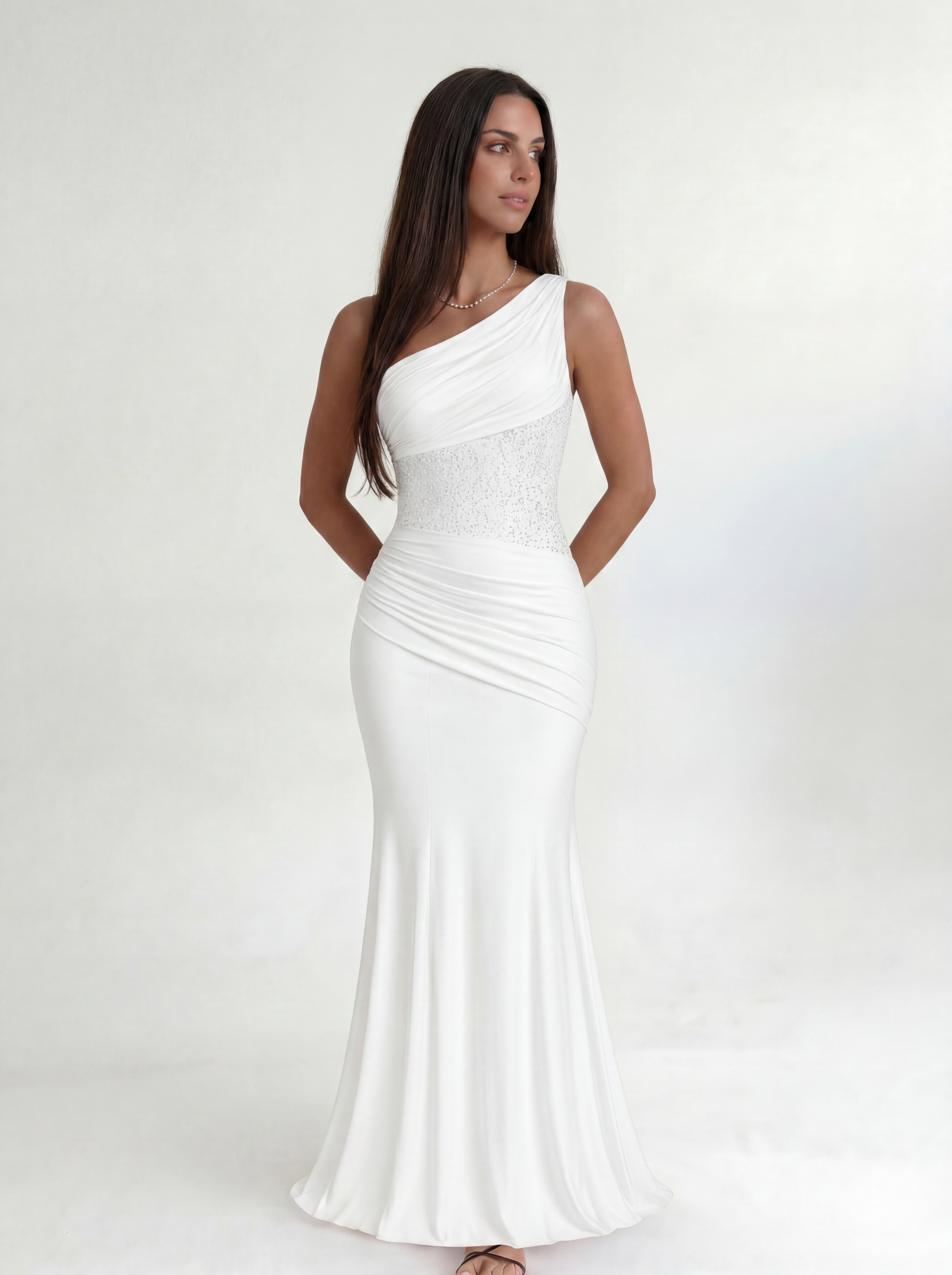 Cavelle Noire – White Rouge Élégance Gown
