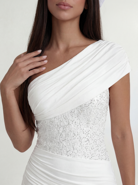 White Rouge Élégance Gown